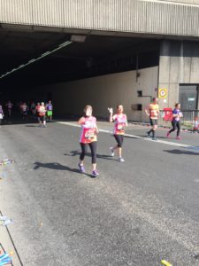 Men and women running the London Marathon