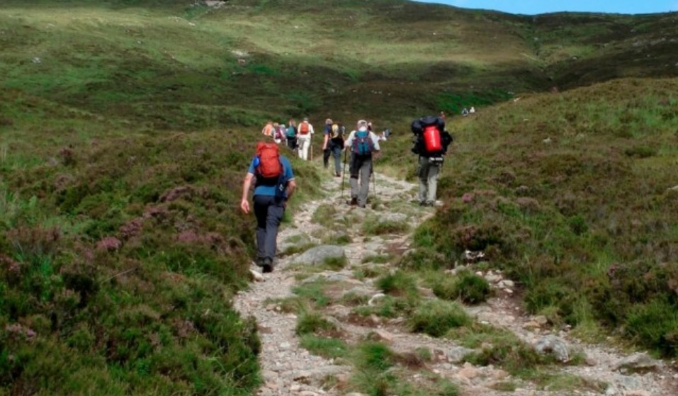People climbing the three peaks for charity